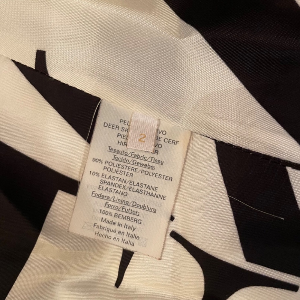 Valentino insulated jacket with fur collar - Size 2 - Picture 14 of 14